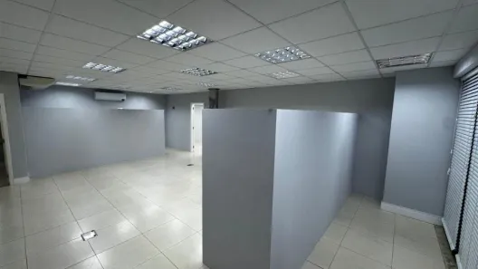 Conjunto Comercial / Sala para alugar, 80m² no Jardim Haruji, Jaguariúna