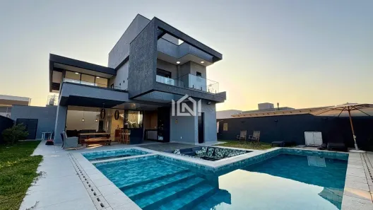 Casa de Condomínio com 4 Quartos à venda, 306m² no Moinho Velho, Embu das Artes