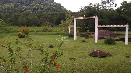 Fazenda / Sítio / Chácara com 9 Quartos à venda, 1200m² no Tinguá, Nova Iguaçu