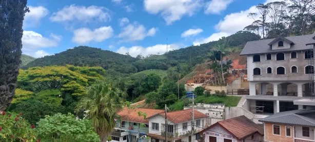 Terreno / Lote / Condomínio à venda, 1500m² no Centro, São Pedro de Alcântara