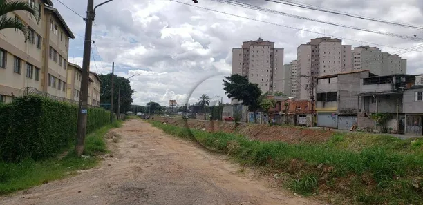 Galpão / Depósito / Armazém à venda, 700m² no Vila Homero Thon, Santo André