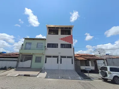 Sobrado com 4 Quartos à venda, 234m² no Jardim Acácia, Feira de Santana