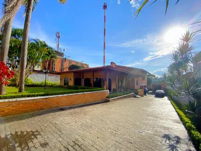 Casa com 4 Quartos à venda, 350m² no Centro, Embu das Artes