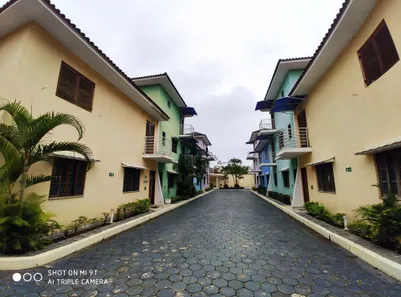 Sobrado com 3 Quartos para alugar, 90m² no Indaiá, Bertioga