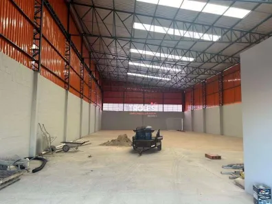 Galpão / Depósito / Armazém para venda ou aluguel, 728m² no Roseira de Cima, Jaguariúna