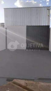 Galpão / Depósito / Armazém à venda, 74m² no Osvaldo Rezende, Uberlândia