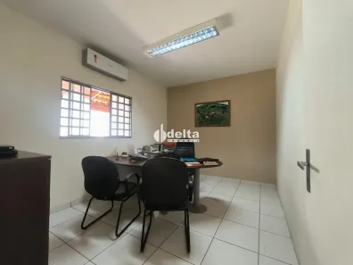 Loja / Salão / Ponto Comercial à venda, 136m² no Cidade Jardim, Uberlândia