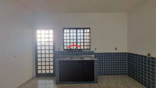 Casa com 2 Quartos para alugar, 70m² no Vila Menuzzo, Sumaré