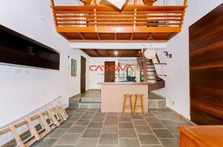 Casa com 5 Quartos para alugar, 400m² no Boa Vista, Curitiba