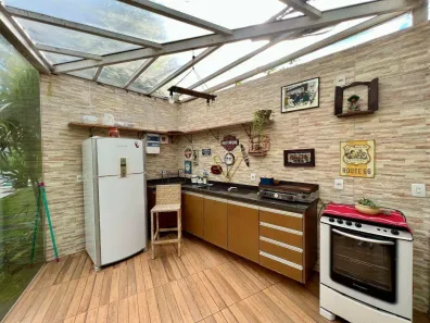 Casa de Condomínio com 4 Quartos à venda, 251m² no Chácara dos Lagos, Carapicuíba