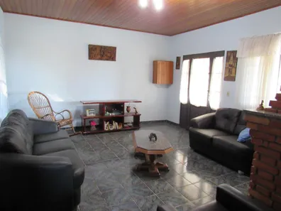 Fazenda / Sítio / Chácara com 3 Quartos à venda, 150m² no Cidade Parquelandia, Mogi das Cruzes