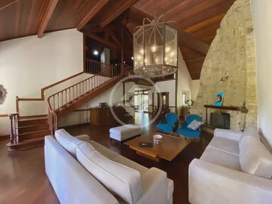 Casa de Condomínio com 3 Quartos para venda ou aluguel, 390m² no Quebra Frascos, Teresópolis