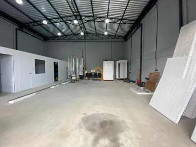 Galpão / Depósito / Armazém com 1 Quarto à venda, 140m² no Atuba, Colombo