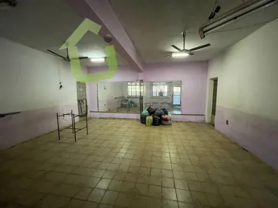 Prédio Inteiro para alugar, 895m² no Cabral, Nilópolis