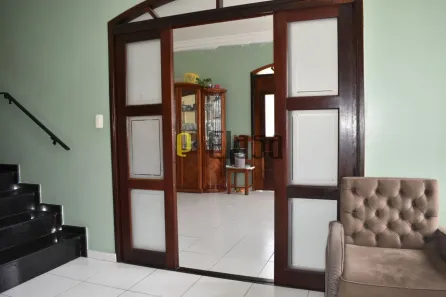 Sobrado com 3 Quartos à venda, 320m² no Parque Paraíso, Itapecerica da Serra