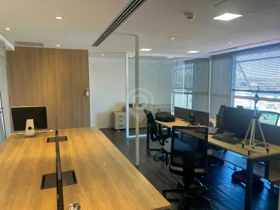 Conjunto Comercial / Sala para alugar, 77m² no Centro, Itatiba