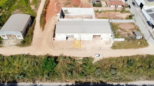 Galpão / Depósito / Armazém para venda ou aluguel, 720m² no Fernão Dias, Esmeraldas