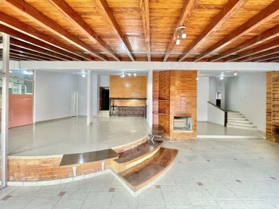 Fazenda / Sítio / Chácara com 4 Quartos à venda, 409m² no Chácara São João, Carapicuíba