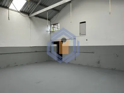 Galpão / Depósito / Armazém para alugar, 450m² no Centro, Niterói