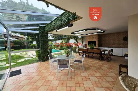 Casa com 5 Quartos para alugar, 473m² no Jardim Social, Curitiba