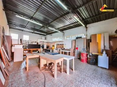 Galpão / Depósito / Armazém à venda, 100m² no Jardim Candelária, Divinópolis