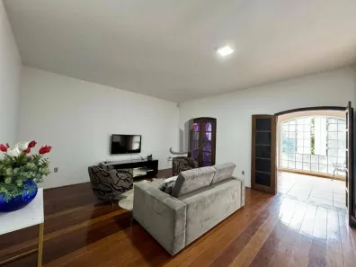 Casa de Condomínio com 5 Quartos para alugar, 241m² no Laranjal, Volta Redonda