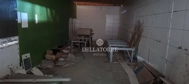 Galpão / Depósito / Armazém para alugar, 84m² no Várzea, Teresópolis