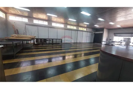 Conjunto Comercial / Sala para alugar, 470m² no Centro, Araras
