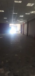 Galpão / Depósito / Armazém com 1 Quarto para venda ou aluguel, 650m² no Encruzilhada, Santos