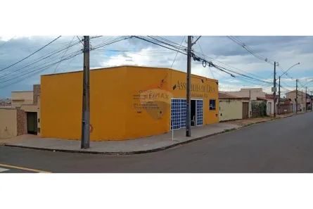 Galpão / Depósito / Armazém à venda, 140m² no Alfredo Freire II, Uberaba