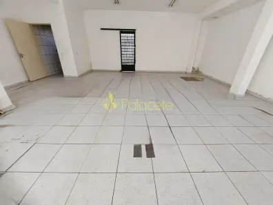 Prédio Inteiro para alugar, 375m² no Centro, Pindamonhangaba