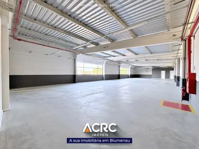 Galpão / Depósito / Armazém para alugar, 300m² no Do Salto, Blumenau