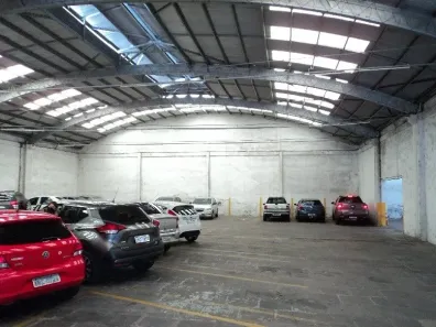 Galpão / Depósito / Armazém à venda, 1640m² no Vila Ipiranga, Porto Alegre