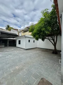 Galpão / Depósito / Armazém com 3 Quartos à venda, 250m² no Irajá, Rio de Janeiro
