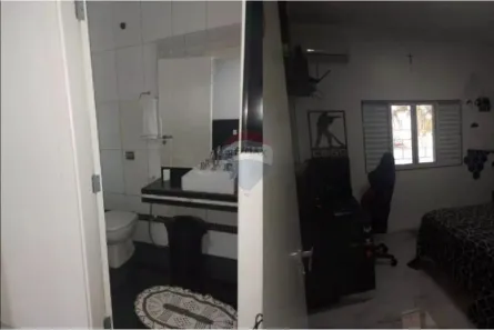Sobrado com 3 Quartos à venda, 700m² no Parque Laranjeiras, Rio Verde