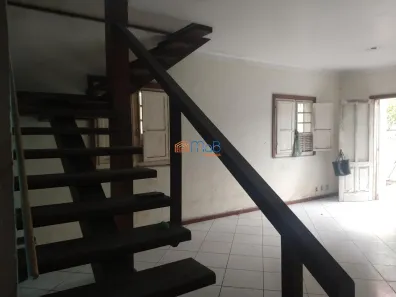 Loja / Salão / Ponto Comercial com 5 Quartos para venda ou aluguel, 286m² no Centro, Macaé