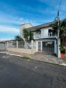 Casa com 4 Quartos à venda, 200m² no Niterói, Canoas