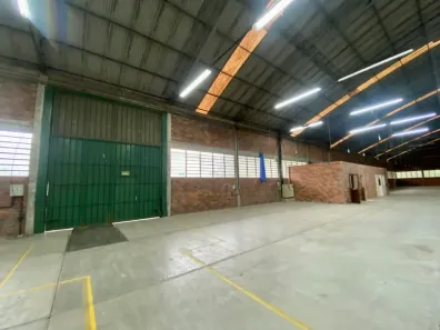 Galpão / Depósito / Armazém para venda ou aluguel, 2482m² no Casa de Pedra, Igrejinha