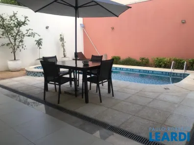 Casa de Condomínio com 5 Quartos para alugar, 515m² no Alphaville, Santana de Parnaíba
