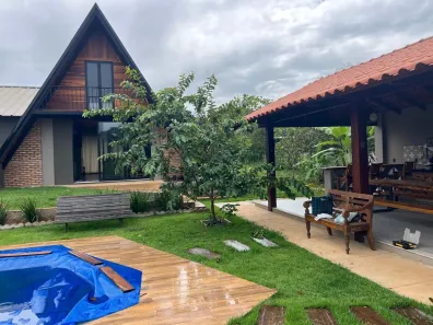 Casa de Condomínio com 3 Quartos à venda, 158m² no Centro, Aragoiânia