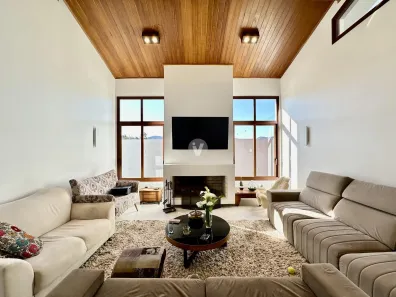 Casa de Condomínio com 3 Quartos à venda, 243m² no Camobi, Santa Maria
