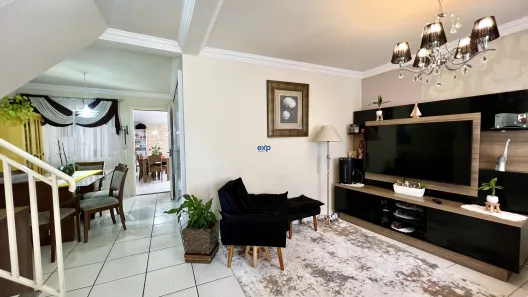 Sobrado com 3 Quartos à venda, 84m² no Vila Juliana, Piraquara