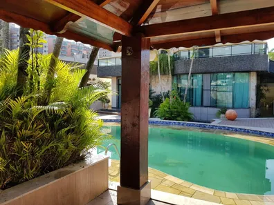 Sobrado com 5 Quartos à venda, 370m² no Canto do Forte, Praia Grande