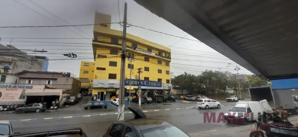 Conjunto Comercial / Sala para alugar, 310m² no Jardim Jandira, Jandira