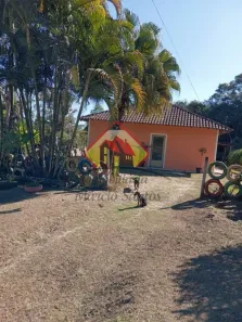 Fazenda / Sítio / Chácara com 3 Quartos para venda ou aluguel, 200m² no Vila Velha, Caçapava