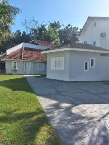 Sobrado com 4 Quartos para alugar, 350m² no Riviera, Bertioga