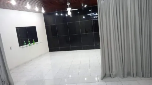 Galpão / Depósito / Armazém à venda, 180m² no Fabrício, Uberaba
