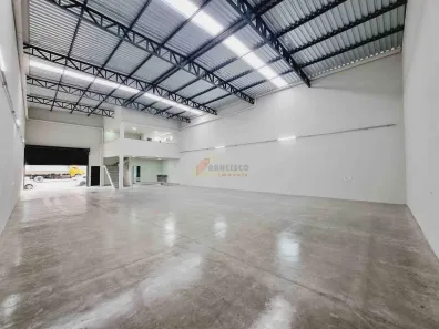 Galpão / Depósito / Armazém à venda, 370m² no Ipiranga, Divinópolis