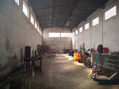 Galpão / Depósito / Armazém à venda, 700m² no Santa Cruz, Betim