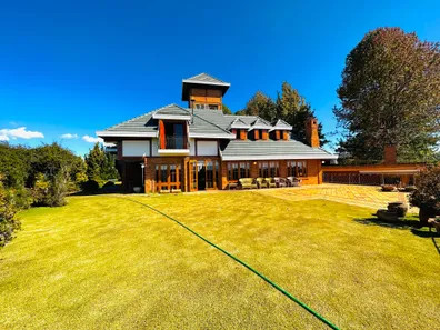 Casa de Condomínio com 6 Quartos para venda ou aluguel, 576m² no Lot Valeu Noiva, Campos do Jordão